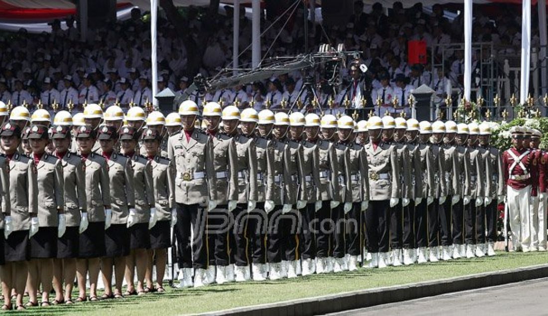 Suasana upacara penaikan bendera Pusaka pada Peringatan HUT Proklamasi Kemerdekaan ke-71 Republik Indonesia di Lapangan Istana Merdeka, Jakarta, Rabu (17/8). Jokowi menjadi inspektur upacara detik-detik Proklamasi. Foto: Ricardo/JPNN.com - JPNN.com