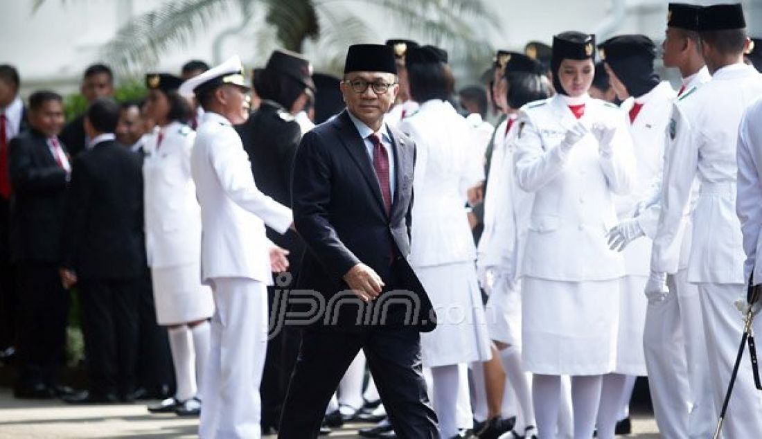 Ketua MPR Zulkili Hasan menghadiri upacara penaikan bendera Pusaka pada Peringatan HUT Proklamasi Kemerdekaan ke-71 Republik Indonesia di Lapangan Istana Merdeka, Jakarta, Rabu (17/8). Jokowi menjadi inspektur upacara detik-detik Proklamasi. Foto: Ricardo/JPNN.com - JPNN.com