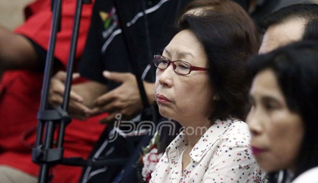 Ibunda Jessica Kumala Wongso, Imelda Wongso menghadiri sidang anaknya di Pengadilan Negeri Jakarta Pusat, Jakarta, Senin (5/9). Sidang tersebut menghadirkan saksi ahli dari pihak Jessica. Foto: Ricardo/JPNN.com - JPNN.com