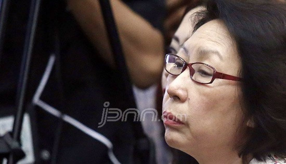 Ibunda Jessica Kumala Wongso, Imelda Wongso menghadiri sidang anaknya di Pengadilan Negeri Jakarta Pusat, Jakarta, Senin (5/9). Sidang tersebut menghadirkan saksi ahli dari pihak Jessica. Foto: Ricardo/JPNN.com - JPNN.com