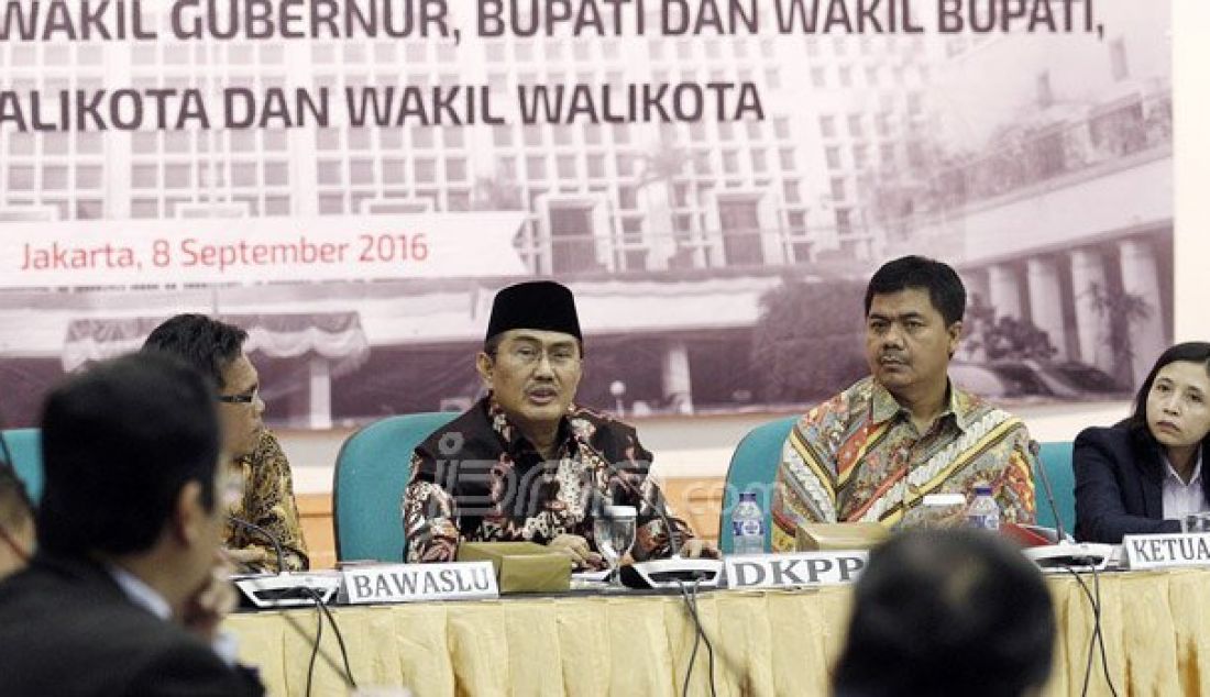 KPU menggelar lokakarya persiapan penyelesaian Sengketa Tata Usaha Negara (TUN) Pemilihan Gubernur dan Wakil Gubernur, Bupati dan Wakil Bupati, Walikota dan Wakil Walikota di Gedung KPU RI Jakarta, Kamis (8/9). Foto: Ricardo/JPNN.com - JPNN.com