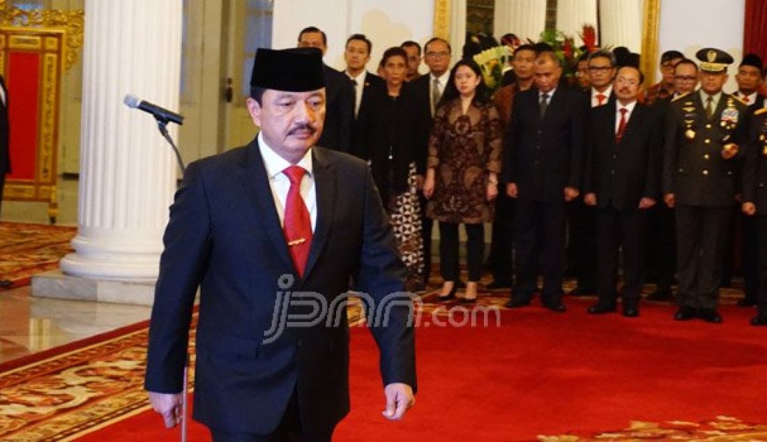 Presiden Joko Widodo melantik Komjen Pol Budi Gunawan sebagai Kepala Badan Intelijen Negara (BIN) di Istana Negara, Jumat (9/9). Foto: Natalia/JPNN.com - JPNN.com