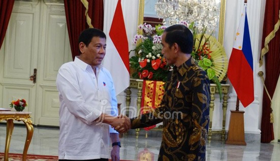 Presiden Joko Widodo saat menyambut kunjungan kenegaraan Presiden Filipina Rodrigo Duterte di Istana Merdeka, Jakarta, Jumat (9/9). Foto: Natalia/JPNN.com - JPNN.com