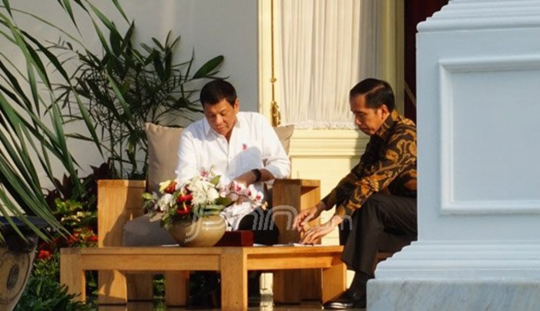 Presiden Joko Widodo saat menyambut kunjungan kenegaraan Presiden Filipina Rodrigo Duterte di Istana Merdeka, Jakarta, Jumat (9/9). Foto: Natalia/JPNN.com - JPNN.com