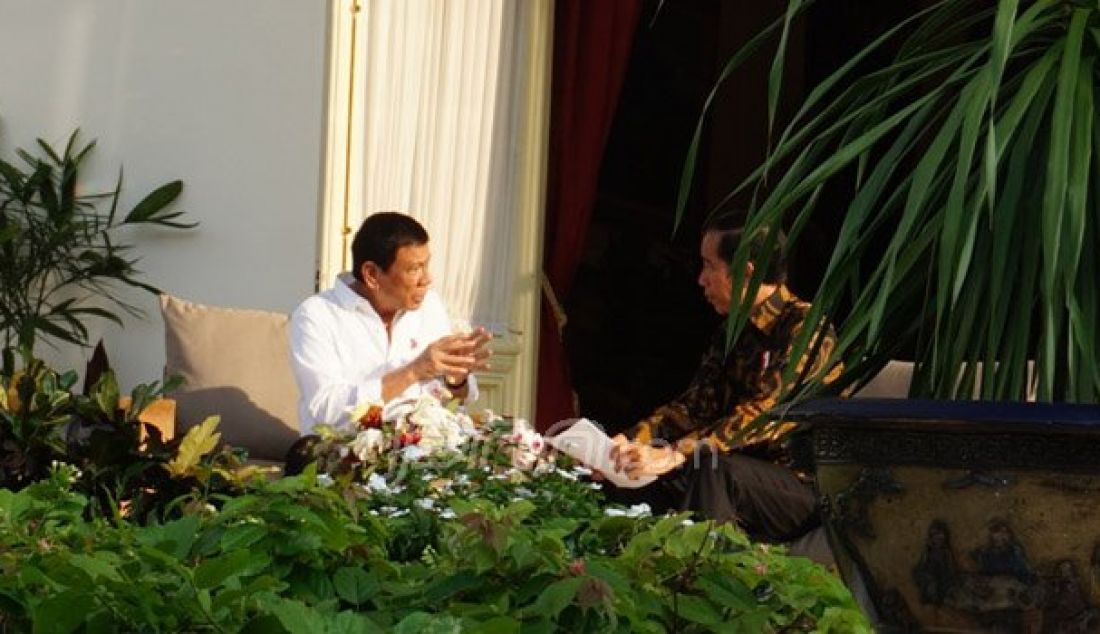 Presiden Joko Widodo saat menyambut kunjungan kenegaraan Presiden Filipina Rodrigo Duterte di Istana Merdeka, Jakarta, Jumat (9/9). Foto: Natalia/JPNN.com - JPNN.com