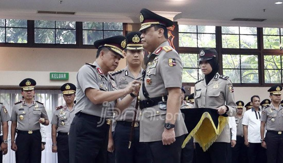 Kapolri Jenderal Pol Tito Karnavian melantik Komisaris Jenderal Syafruddin di Mabes Polri, Jakarta, Sabtu (10/9). Syafruddin menjadi Wakapolri menggantikan Komisaris Jenderal Budi Gunawan. Foto: Ricardo/JPNN.com - JPNN.com