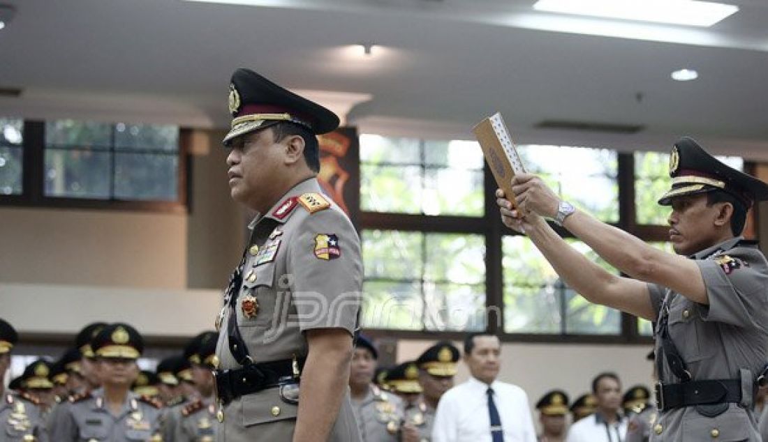 Kapolri Jenderal Pol Tito Karnavian melantik Komisaris Jenderal Syafruddin di Mab - JPNN.com