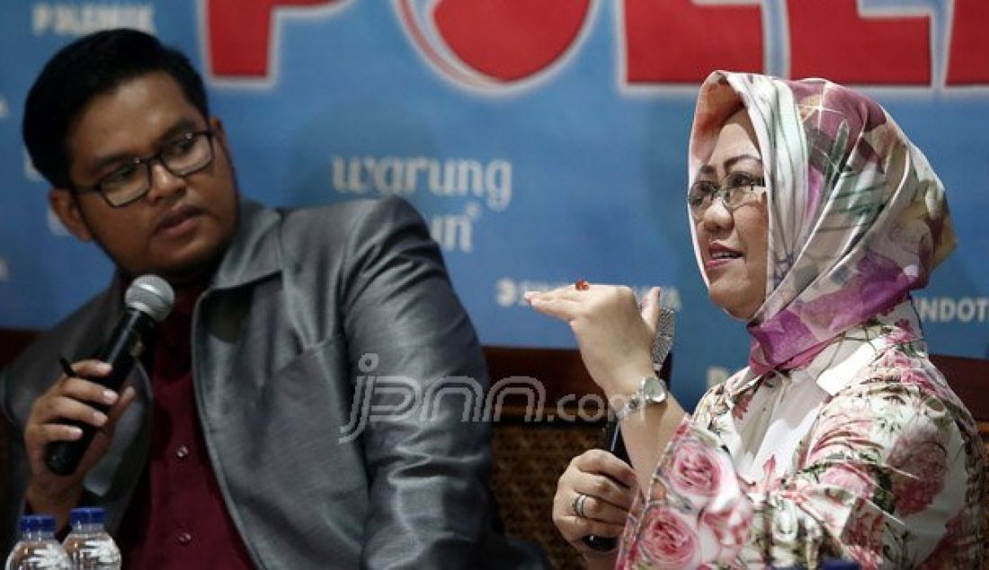 Pengamat Politik LIPI Siti Zuhro menjadi pembicara pada diskusi Adu Strategi Di Tanah Betawi, Jakarta, Sabtu (1/10). Foto: Ricardo/JPNN.com - JPNN.com