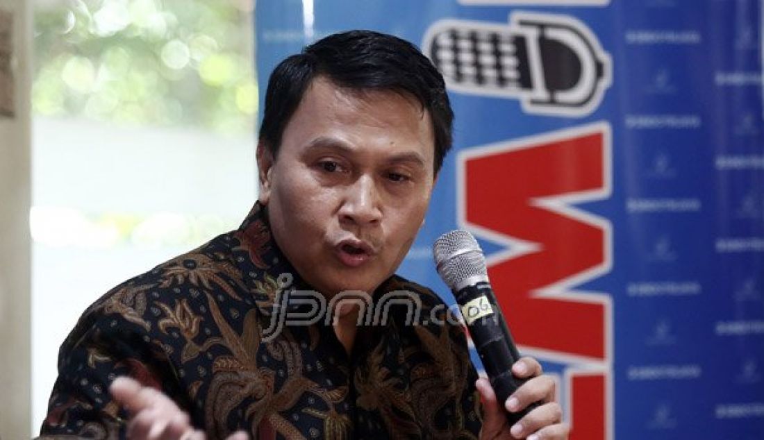Tim Pemenangan Anies-Sandi Mardani Ali Sera menjadi pembicara pada diskusi Adu Strategi Di Tanah Betawi, Jakarta, Sabtu (1/10). Foto: Ricardo/JPNN.com - JPNN.com