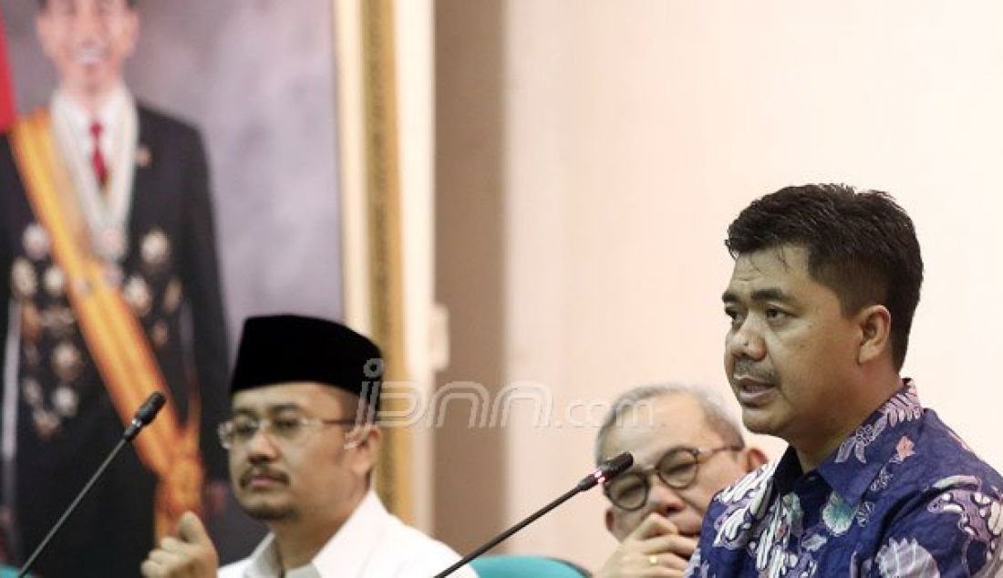 Ketua KPU RI Juri Ardiantoro bersama Komisioner KPU RI dan Ketua Komisi II DPR Rambe Kamarul Zaman mengadakan Bimbingan Teknis Kampanye kepada anggota KPU Provinsi di Gedung KPU, Jakarta, Selasa (11/10). Foto: Ricardo/JPNN.com - JPNN.com