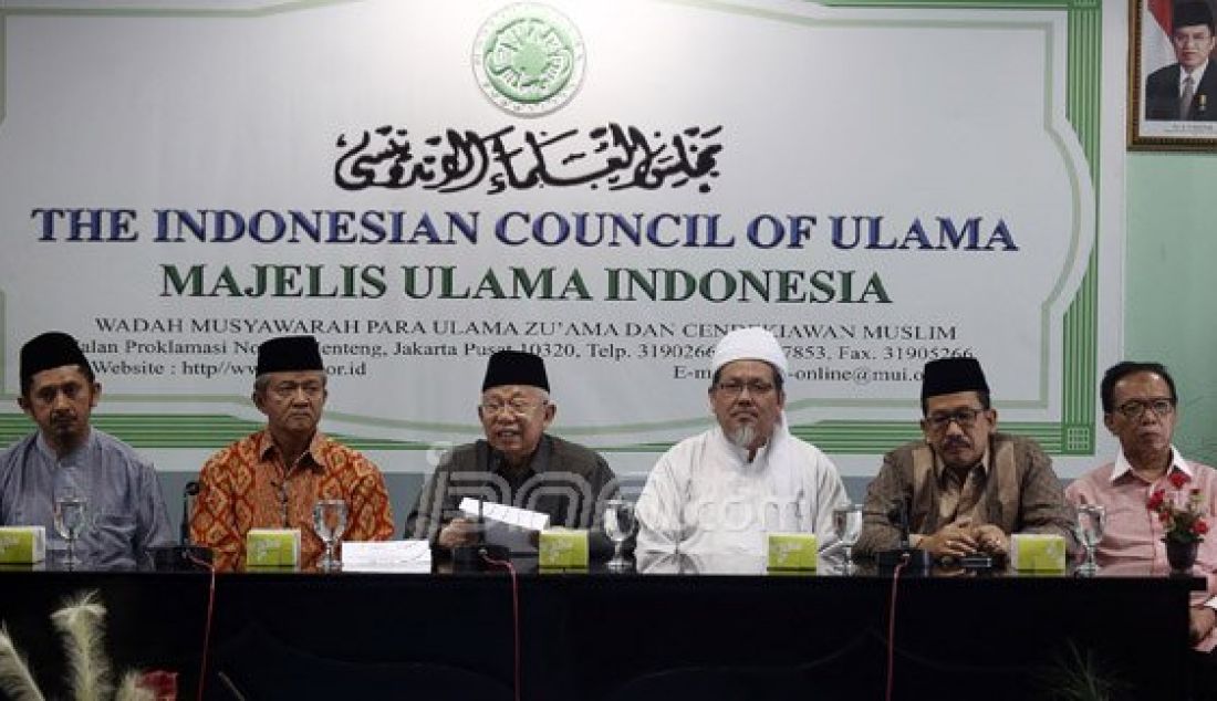 Ketua Umum Majelis Ulama Indonesia (MUI), KH Ma'ruf Amin bersama pengurus MUI menngelar jumpa pers terkait penistaan agama yang dilakukan Ahok di kantor MUI, Jakarta, Kamis (13/10). Dalam keputusan terkait ucapan Gubernur DKI Jakarta Basuki Tjahaja Purnama alias Ahok, MUI sama sekali tidak dipengaruhi pihak luar.. Foto : Ricardo/JPNN.com - JPNN.com