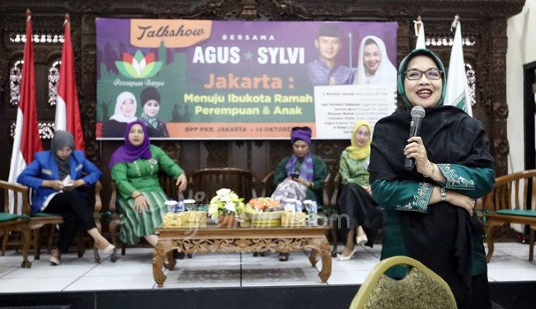 Bakal Calon Wagub DKI Jakarta Sylviana Murni menjadi pembicara pada acara Talk Show bersama Agus-Sylvi dengan tema 'Jakarta : Menuju Ibukota Ramah Perempuan dan Anak' di Kantor DPP PKB, Jakarta, Jumat (14/10). Foto: Ricardo/JPNN.com - JPNN.com