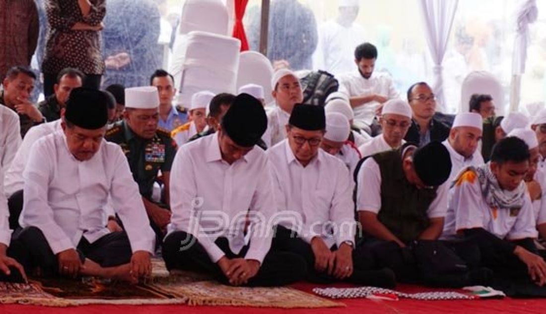 Presiden dan Wapres Shalat Jum'at Bersama Massa Bela Islam - JPNN.com