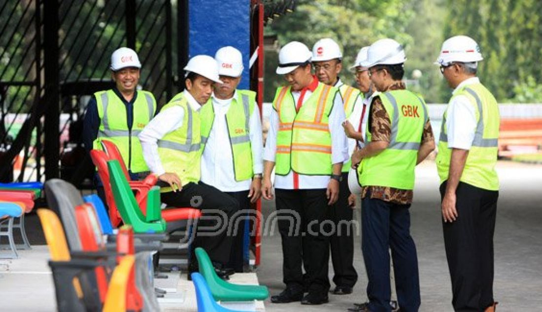 Presiden Jokowi Tinjau Proyek Renovasi Stadion GBK - JPNN.com