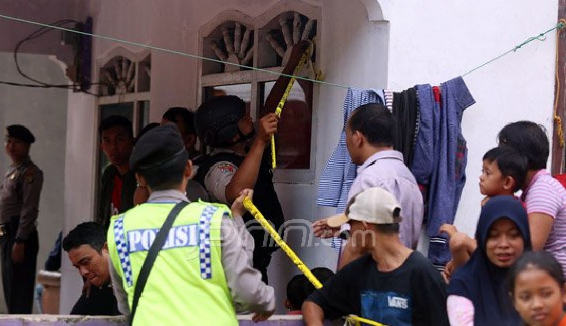 Densus 88 Grebek Rumah Terduga Teroris di Setu Banten - JPNN.com