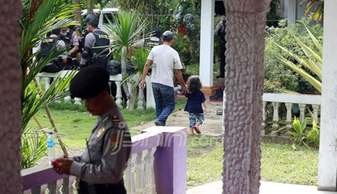 Densus 88 Grebek Rumah Terduga Teroris di Setu Banten - JPNN.com