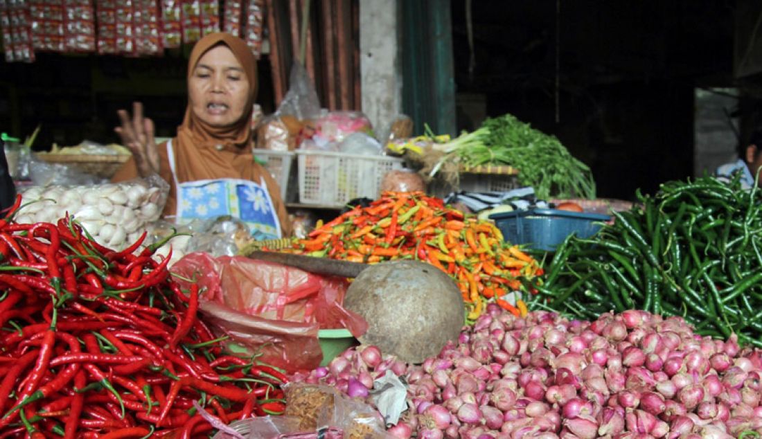 Bawang merah dan cabai merah menyumbang inflasi terbesar Desember di Purwokerto. Bulan lalu, inflasi mencapai 0,32 persen. - JPNN.com