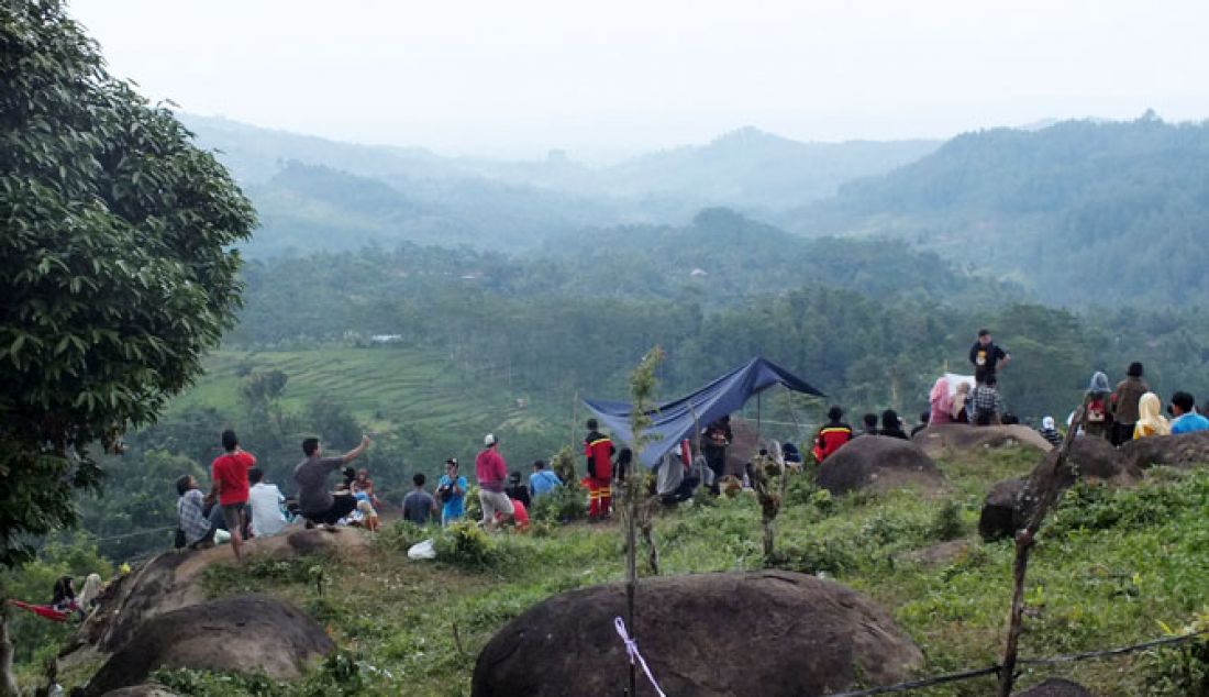 MAKIN DIMINATI: Wisata Alam Watu Ireng yang berada di Desa Lambur, Kecamatan Kandangserang terus diminati masyarakat untuk mengisi hari libur bersama keluarga. - JPNN.com