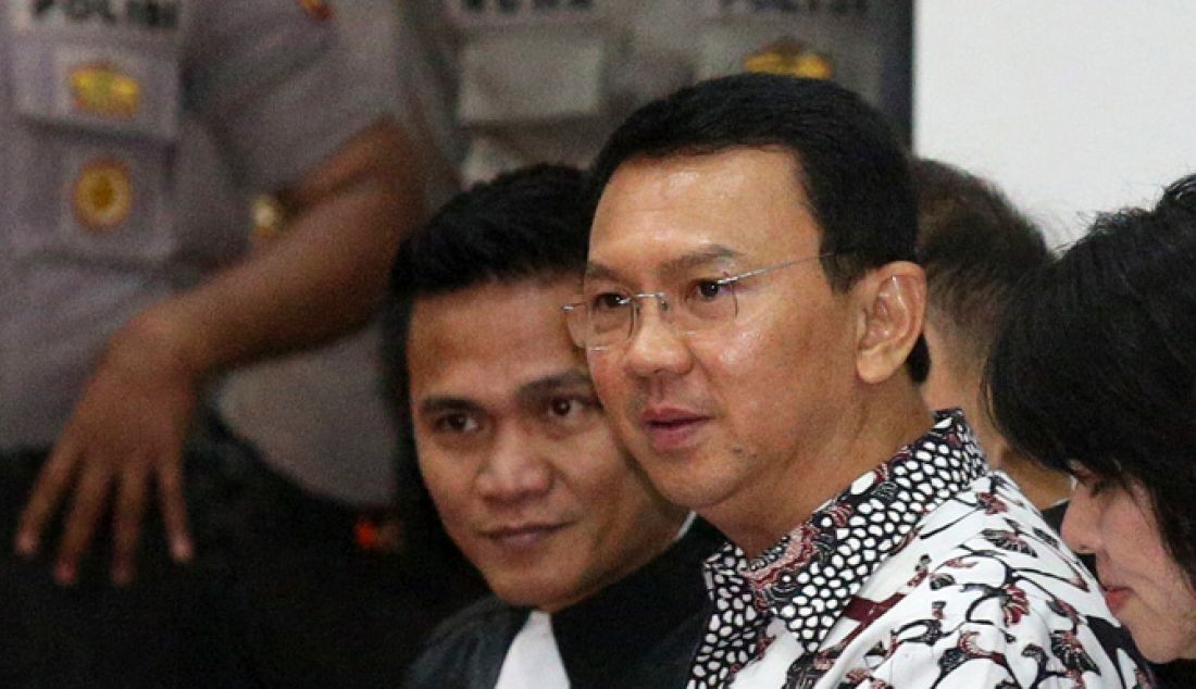 Terdakwa kasus penistaan agama;Gubernur DKI Jakarta non aktif Basuki Tjahaja Purnama atau Ahok kembali menjalani persidangan ke-10 yang digelar Pengadilan Negeri Jakarta Utara (PN Jakut) di ruang sidang di Auditorium Kementan, Jakarta. Senin (13/2). - JPNN.com