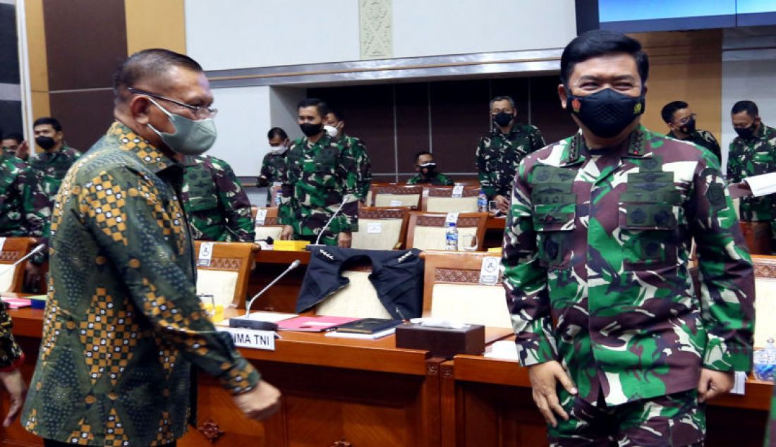 Panglima TNI Marsekal Hadi Tjahjanto mengikuti rapat kerja dengan Komisi I DPR, Jakarta, Rabu (1/9). Rapat tersebut membahas laporan keuangan Kemhan/TNI APBN TA. 2020 dan pogram prioritas nasional dan prioritas Kemhan/TNI tahun 2022. - JPNN.com