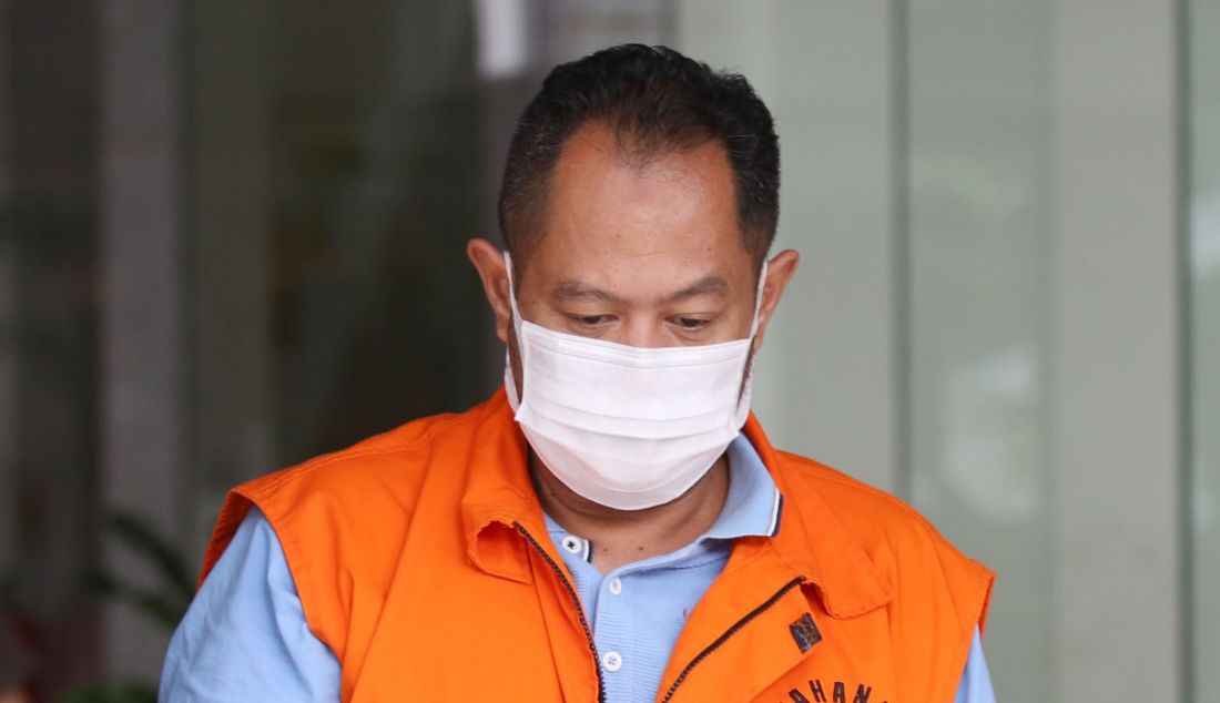 Direktur PT Adonara Propertindo Tommy Adrian usai menjalani pemeriksaan di gedung KPK, Jakarta, Rabu (15/9). - JPNN.com