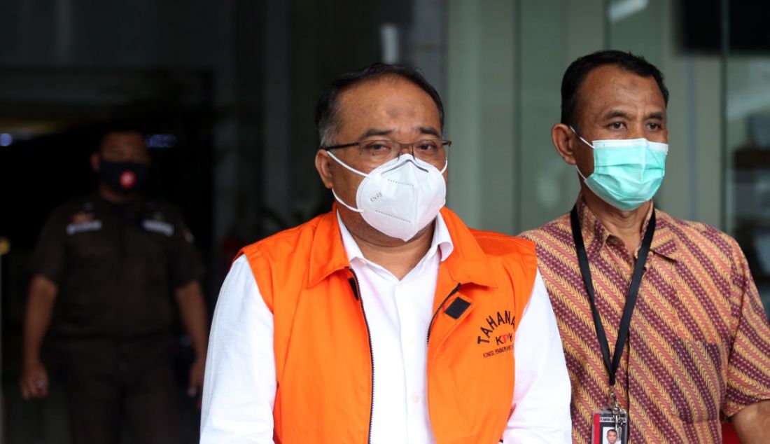Sekretaris Daerah Kota Tanjungbalai Yusmada usai menjalani pemeriksaan di gedung KPK, Jakarta, Rabu (15/9). - JPNN.com