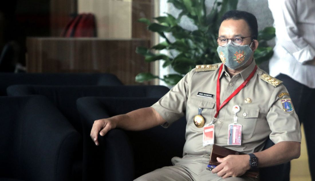 Gubernur DKI Jakarta Anies Baswedan saat berada di lobi gedung KPK, Jakarta, (21/9). - JPNN.com
