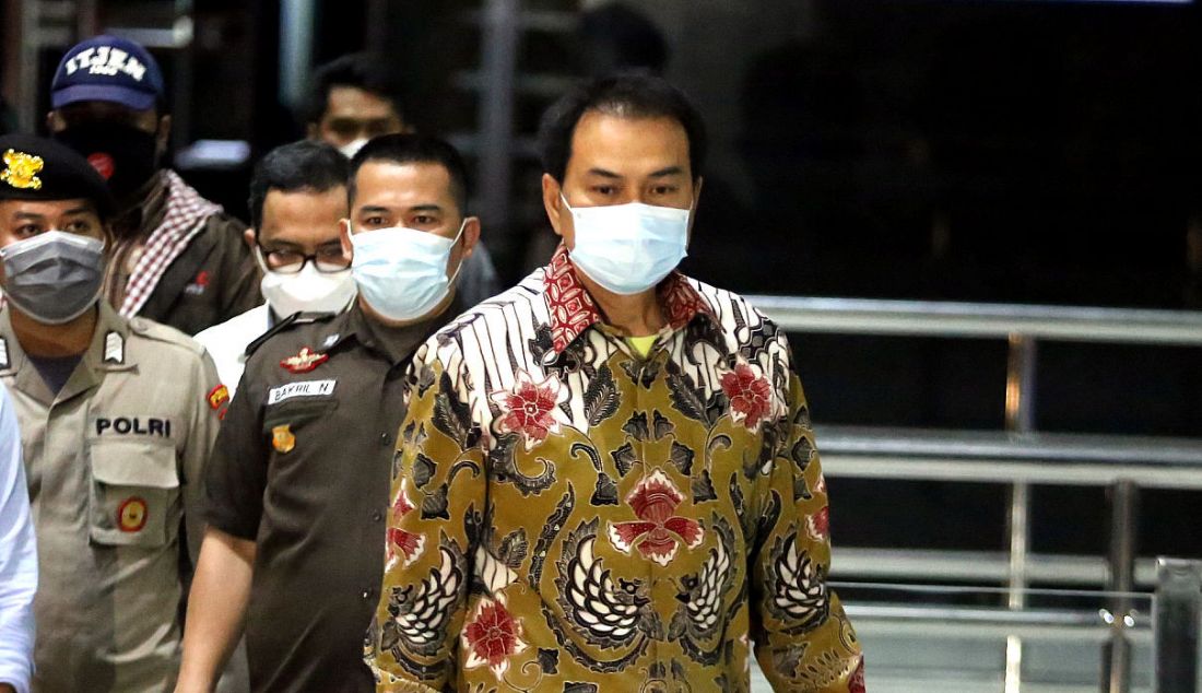 Wakil Ketua DPR RI Azis Syamsuddin tiba di Gedung KPK, Jakarta, Jumat (24/9). - JPNN.com