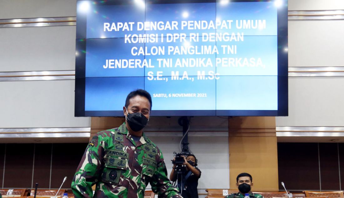 KSAD Jenderal TNI Andika Perkasa mengikuti uji kelayakan dan kepatutan Panglima TNI, Sabtu (6/11). - JPNN.com