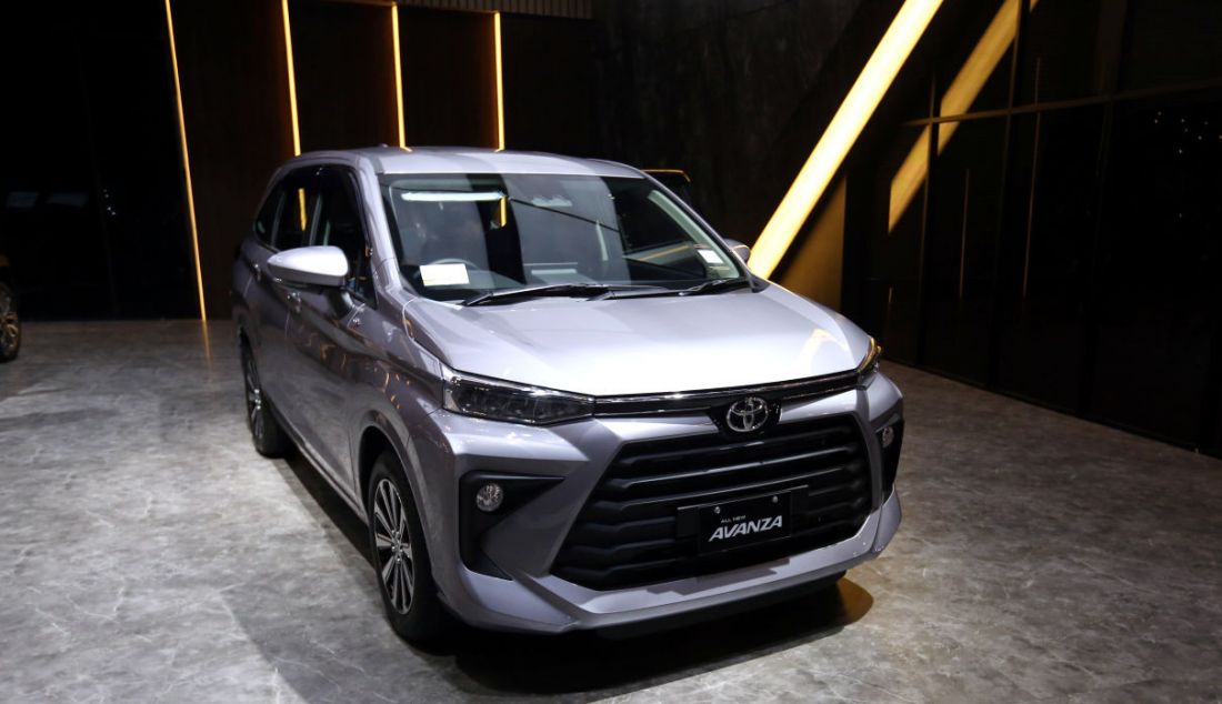 Mobil terbaru Toyota Avanza dipamerkan di acara otomotif Gaikindo Indonesia International Auto Show (GIIAS) 2021 di ICE, BSD City, Kabupaten Tangerang, Kamis (11/11). - JPNN.com