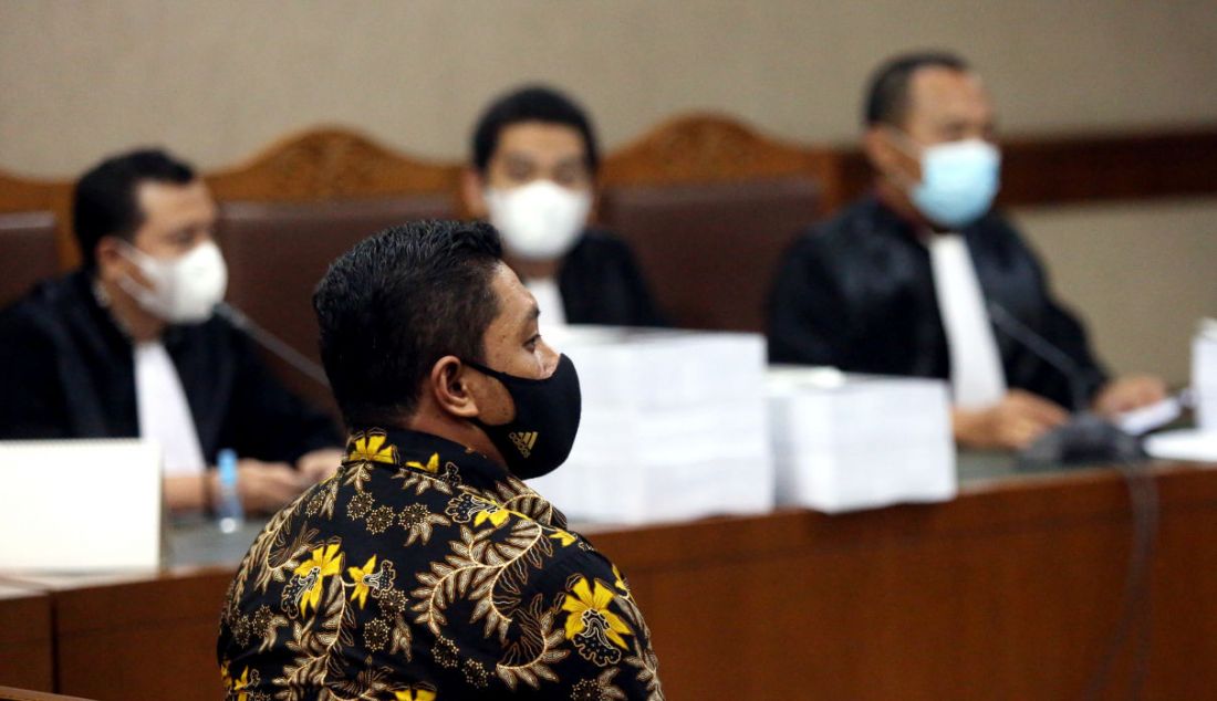 Mantan penyidik KPK Stepanus Robin Pattuju menjalani sidang tuntutan di Pengadilan Tipikor, Jakarta, Senin (6/12). - JPNN.com