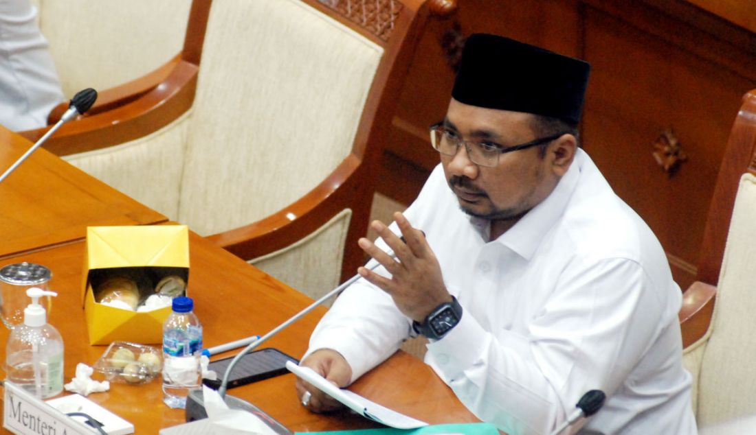 Menteri Agama Yaqut Cholil Qoumas saat mengikuti rapat kerja dengan Komisi VIII DPR di Kompleks Parlemen, Senayan, Jakarta, Senin (17/1). - JPNN.com