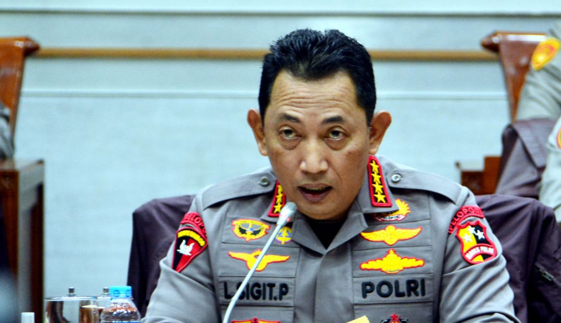 Kapolri Jenderal Listyo Sigit Prabowo mengikuti rapat kerja bersama Komisi III DPR di kompleks parlemen, Jakarta, Senin (24/1). Rapat membahas evaluasi kinerja dan capaian Polri sepanjang 2021 dan rencana program kerja pada 2022. Foto: Ricardo - JPNN.com