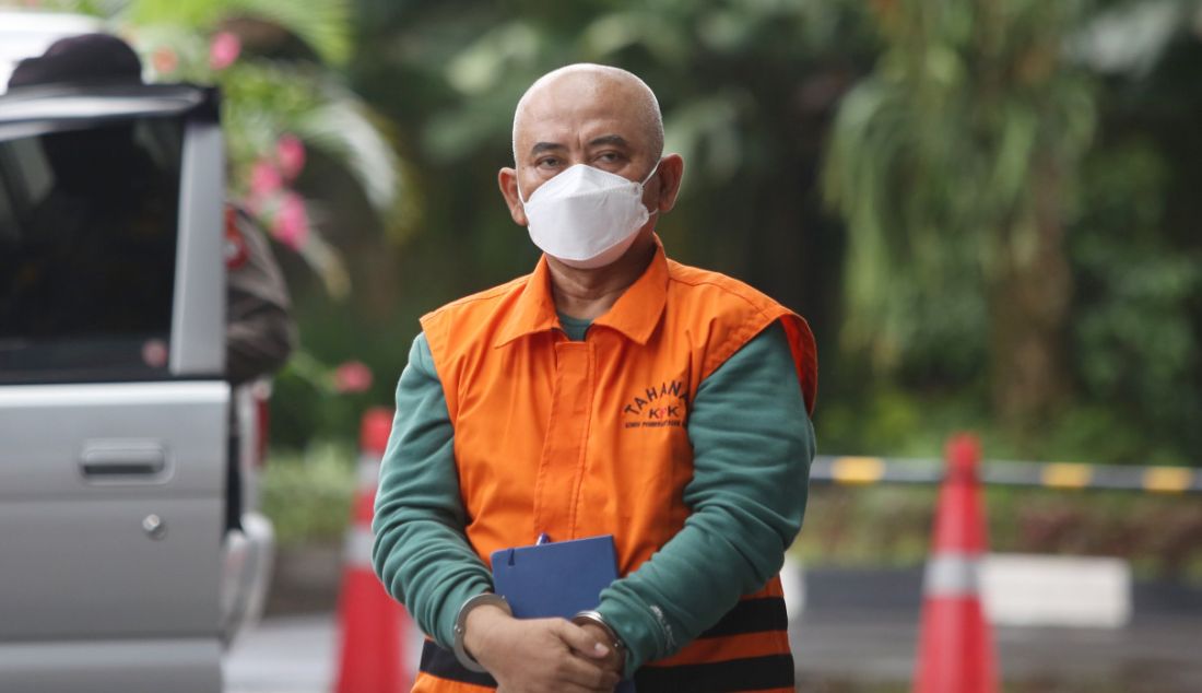 Wali Kota Bekasi nonaktif Rahmat Effendi menjalani pemeriksaan di Gedung KPK, Jakarta, Kamis (17/2). - JPNN.com