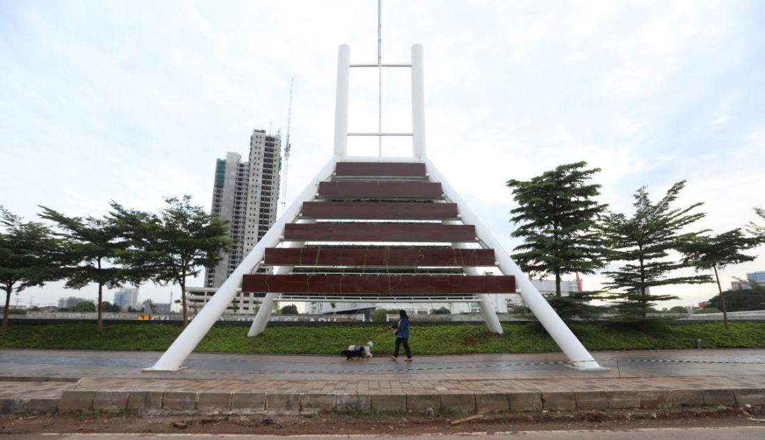 Suasana baru taman Kalimalang, Bekasi, Jawa Barat, Jumat (25/2). Proyek revitalisasi Kalimalang Bekasi yang menyulap bantaran Kalimalang menjadi serupa Sungai Cheonggyecheon di Seoul, Korea Selatan, ini terlihat mulai rampung untuk tahap satu. - JPNN.com