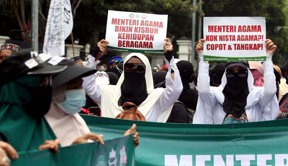 Massa Aksi Bela Islam di depan kantor Kementerian Agama, Jakarta, Jumat (4/3). - JPNN.com