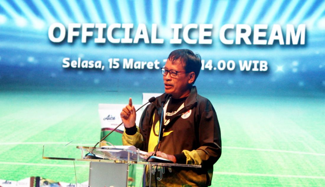 Deputi 3 Bidang Pembudayaan Olahraga Kemenpora Raden Isnanta saat peluncuran kerja sama Aice sebagai Official Pre-Packaged Ice Cream FIFA World Cup Qatar 2022, Jakarta, Selasa (15/3). - JPNN.com