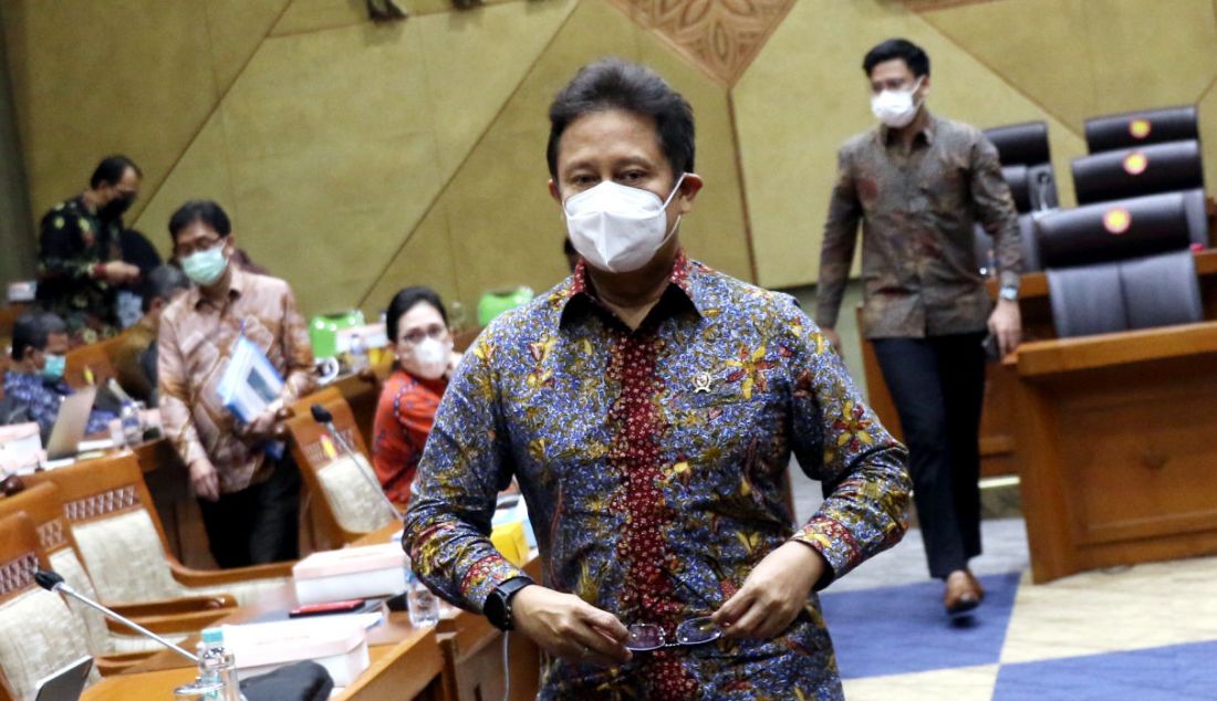 Menkes Budi Gunadi Sadikin mengikuti rapat kerja dengan Komisi IX DPR, Jakarta, Selasa (22/3). Rapat tersebut membahas pergeseran pagu alokasi Kementerian Kesehatan RI tahun anggaran 2022 sesuai perubahan struktur organisasi dan tata kerja Kemenkes. - JPNN.com