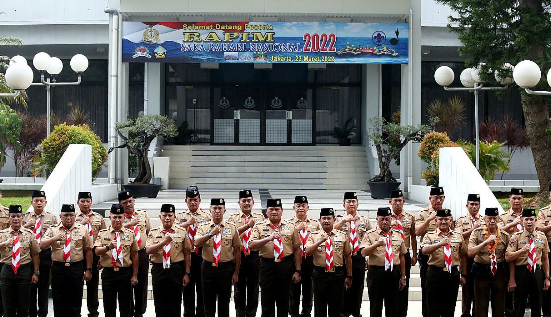 Kepala Staf Angkatan Laut (Kasal) Laksamana TNI Yudo Margono beserta jajaran di sela rapat pimpinan Saka Bahari Tingkat Nasional 2022 di Auditorium Denma Mabesal, Cilangkap, Jakarta Timur, Rabu (23/3). Rapat tersebut untuk menyamakan persepsi seluruh anggota Saka Bahari di daerah/cabang/ranting/pangkalan Saka Bahari. - JPNN.com