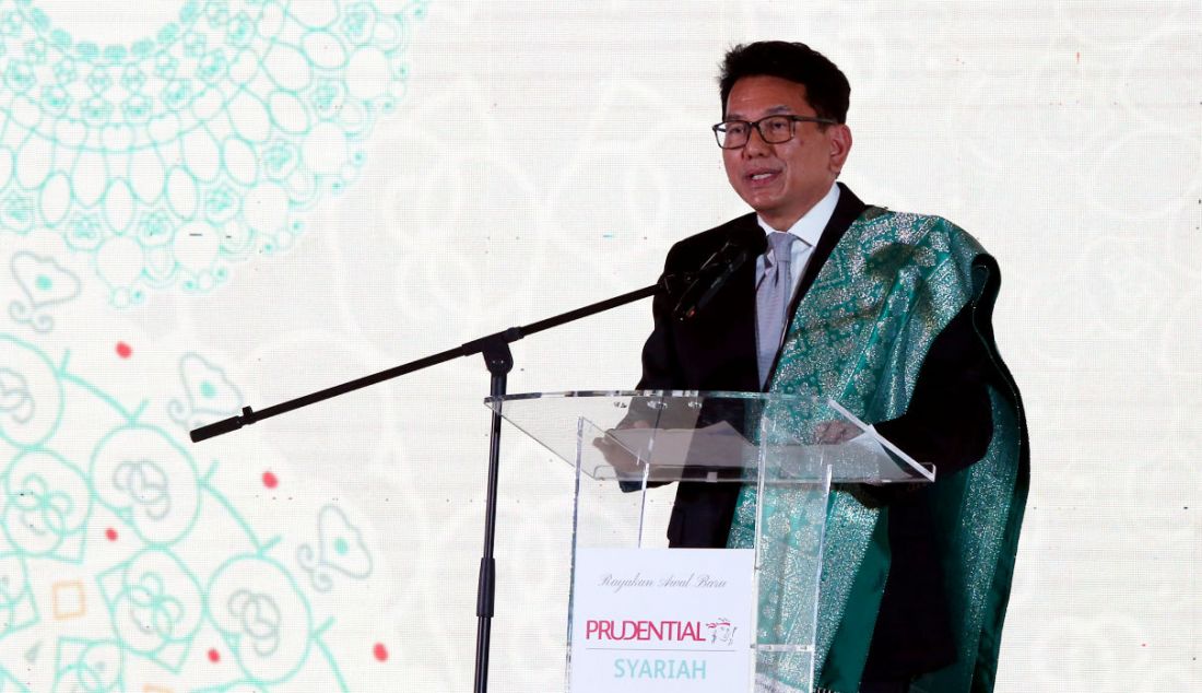 President Director of Prudential Syariah Omar Sjawaldy Anwar saat acara peluncuran Prudential Syariah dan Talk show dengan topik “Mewujudkan Komitmen Indonesia sebagai Pusat Ekonomi Syariah Dunia, Jakarta, Selasa (5/4). - JPNN.com