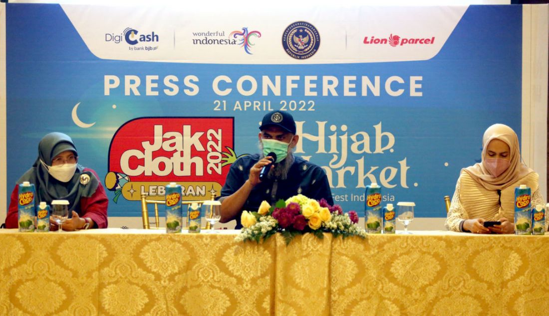 JakCloth bersama Hijab Market yang didukung Kemenparekraf menggelar bazar Lebaran 2022 mulai tanggal 22-30 April 2022 di JCC Senayan. - JPNN.com