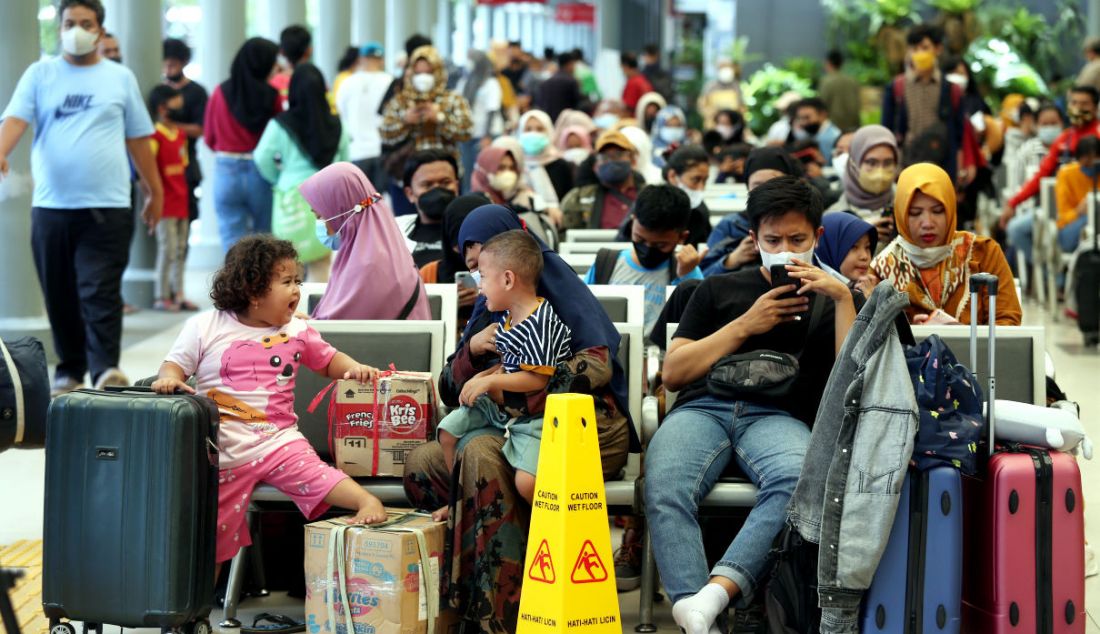 Suasana Stasiun Pasar Senen, Jakarta, Selasa (26/4). - JPNN.com