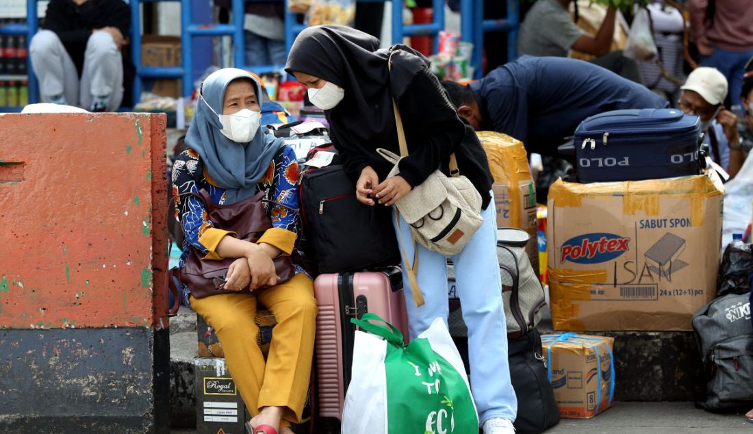 Suasana di Terminal Kampung Rambutan, Jakarta, Rabu (27/4). - JPNN.com