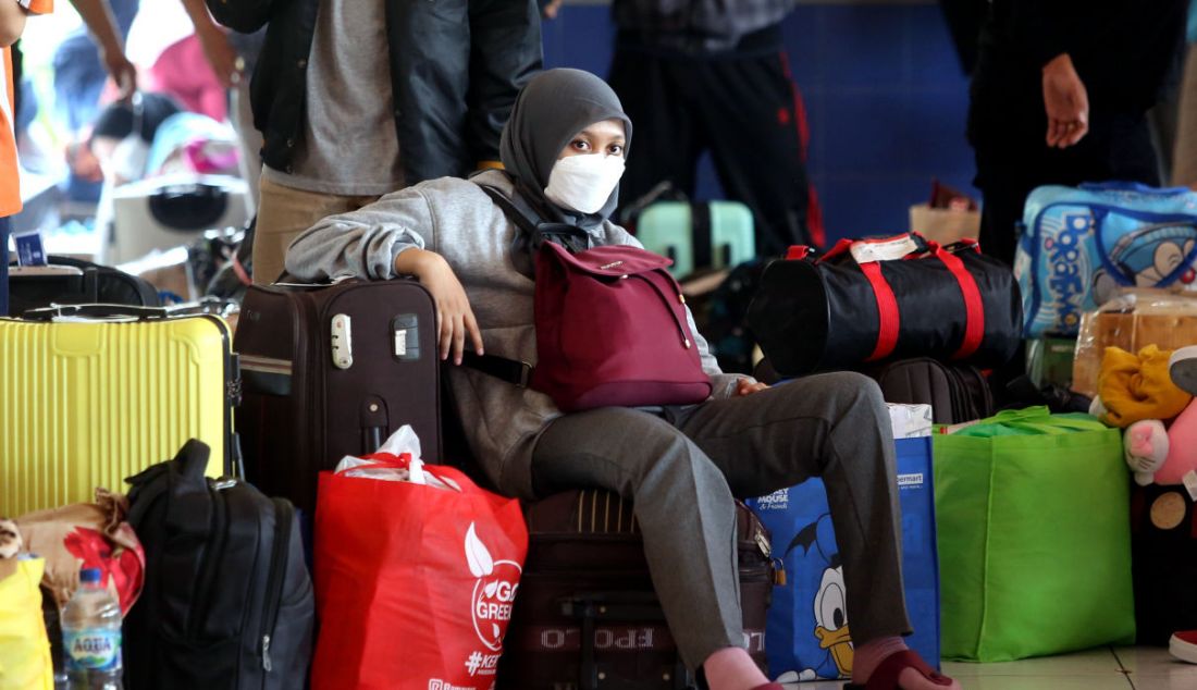 Suasana di Terminal Kampung Rambutan, Jakarta, Rabu (27/4). - JPNN.com