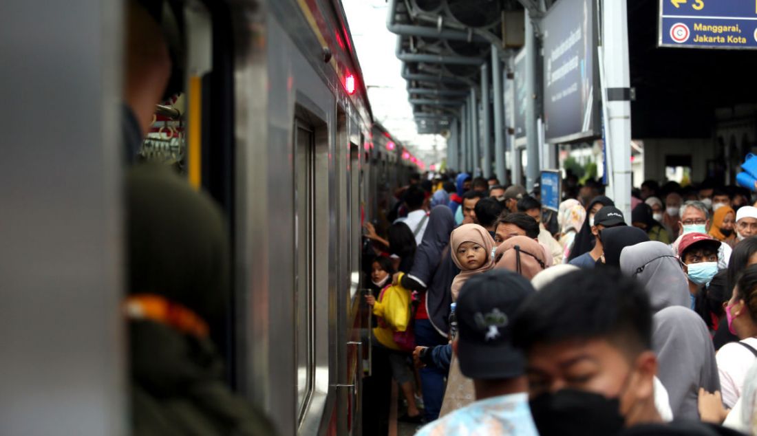 Suasana di Stasiun Bogor, Jawa Barat, Rabu (4/5). - JPNN.com