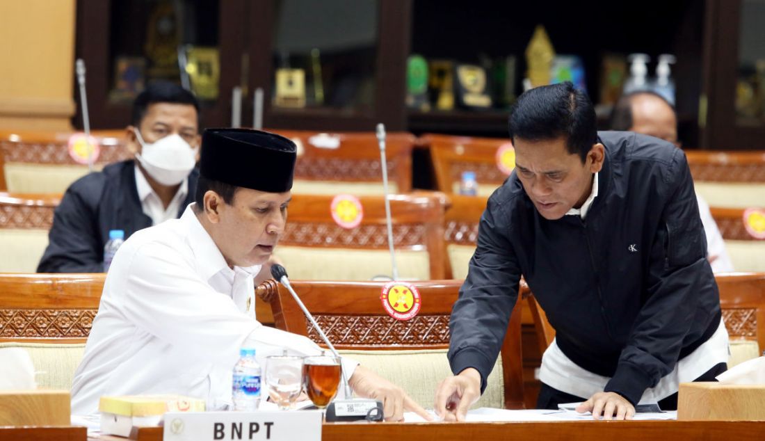 Kepala Badan Nasional Penanggulangan Terorisme (BNPT) Komjen Pol Boy Rafli Amar mengikuti rapat kerja dengan Komisi III DPR di Gedung DPR, Jakarta, Senin (30/5). Raker tersebut membahas RKA/RKP KL Pagu Indikatif TA 2023. - JPNN.com