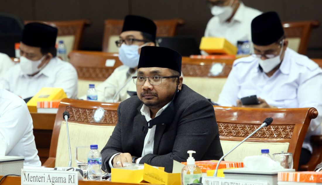 Menteri Agama Yaqut Cholil Qoumas mengikuti rapat kerja dengan Komisi VIII DPR di Gedung DPR, Senayan, Jakarta, Senin (30/5). - JPNN.com