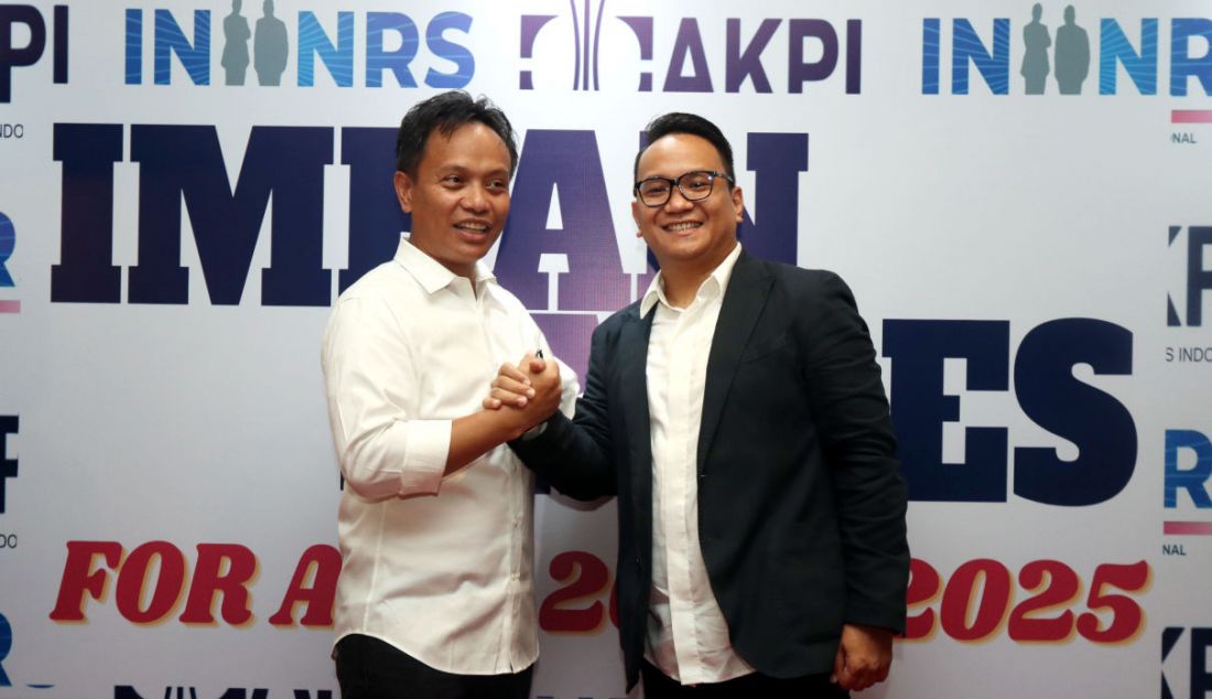 Kurator senior Imran Nating dan Nien Rafles Siregar (IN-NRS) mendeklarasikan diri dalam pemilihan Ketua Umum dan Sekertaris Jenderal Asosiasi Kurator dan Pengurus Indonesia (AKPI) periode 2022-2025 di Jakarta, Senin (6/6). Dalam pemilihan kali ini, kepemimpinan Imran dan Rafles bermaksud untuk membawa AKPI menjadi lebih “Modern, Dinamis, dan Profesional”. - JPNN.com