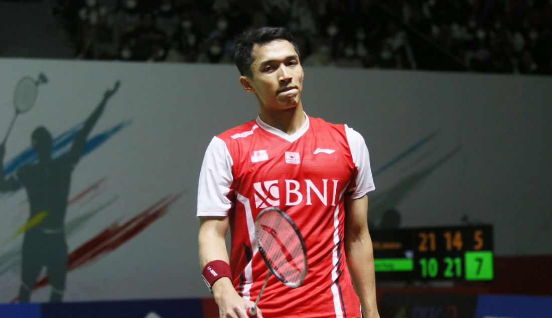 Tunggal putra Indonesia Jonatan Christie saat bertanding pada babak pertama Daihatsu Indonesia Masters 2022 di Istora Senayan, Jakarta, Rabu (8/6). - JPNN.com