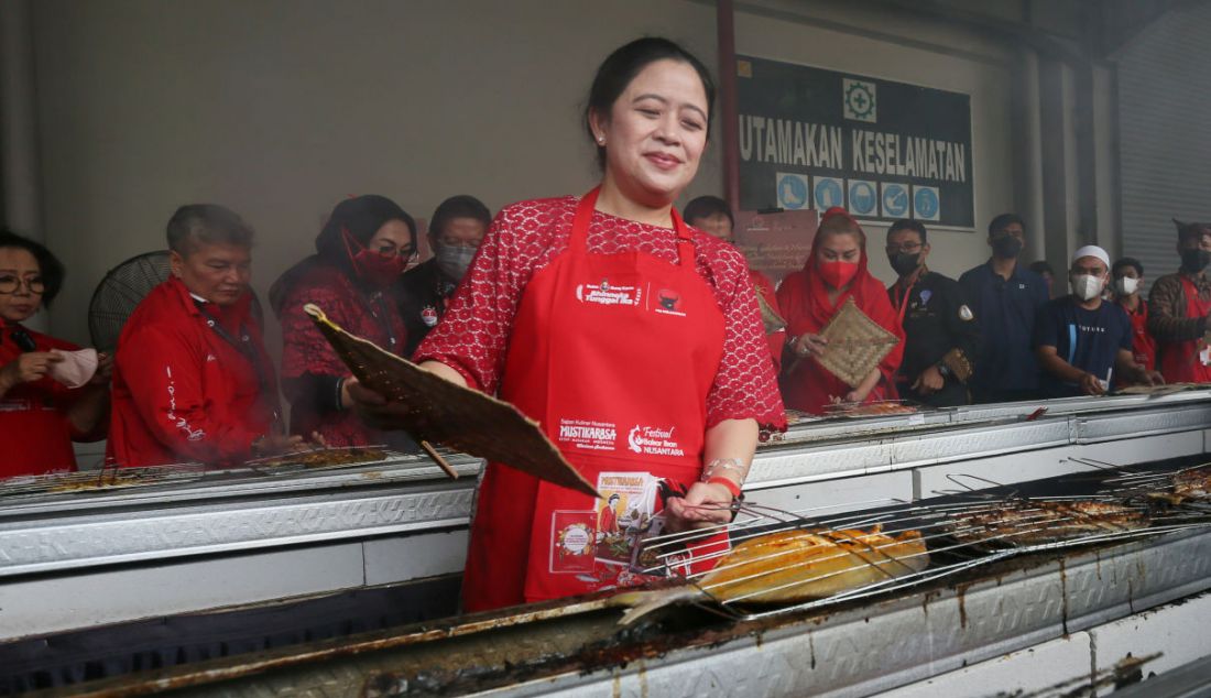Ketua DPR RI Puan Maharani saat membuka Festival Bakar Ikan Nusantara di Hall B JCC, Jakarta, Sabtu (25/6). Acara ini dilaksanakan secara serentak di seluruh DPD dan DPC PDIP seluruh Indonesia dan PDIP mengajak masyarakat untuk makan ikan. - JPNN.com